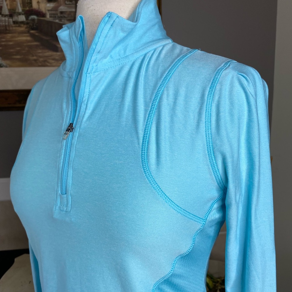 Champion pullover 1/4 zip, long sleeve back zip, gathered shoulders, lightweight - Picture 4 of 12